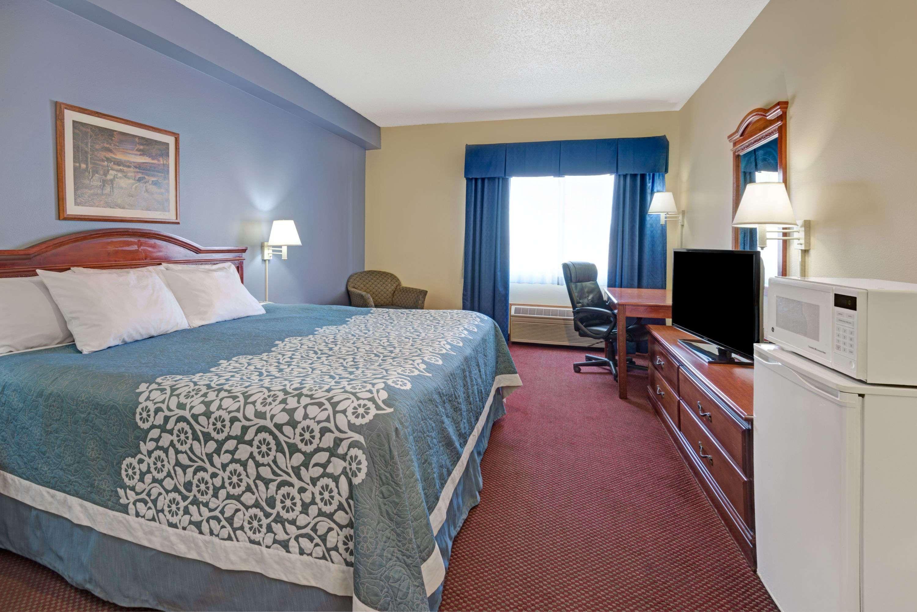 Days Inn By Wyndham Laramie Buitenkant foto