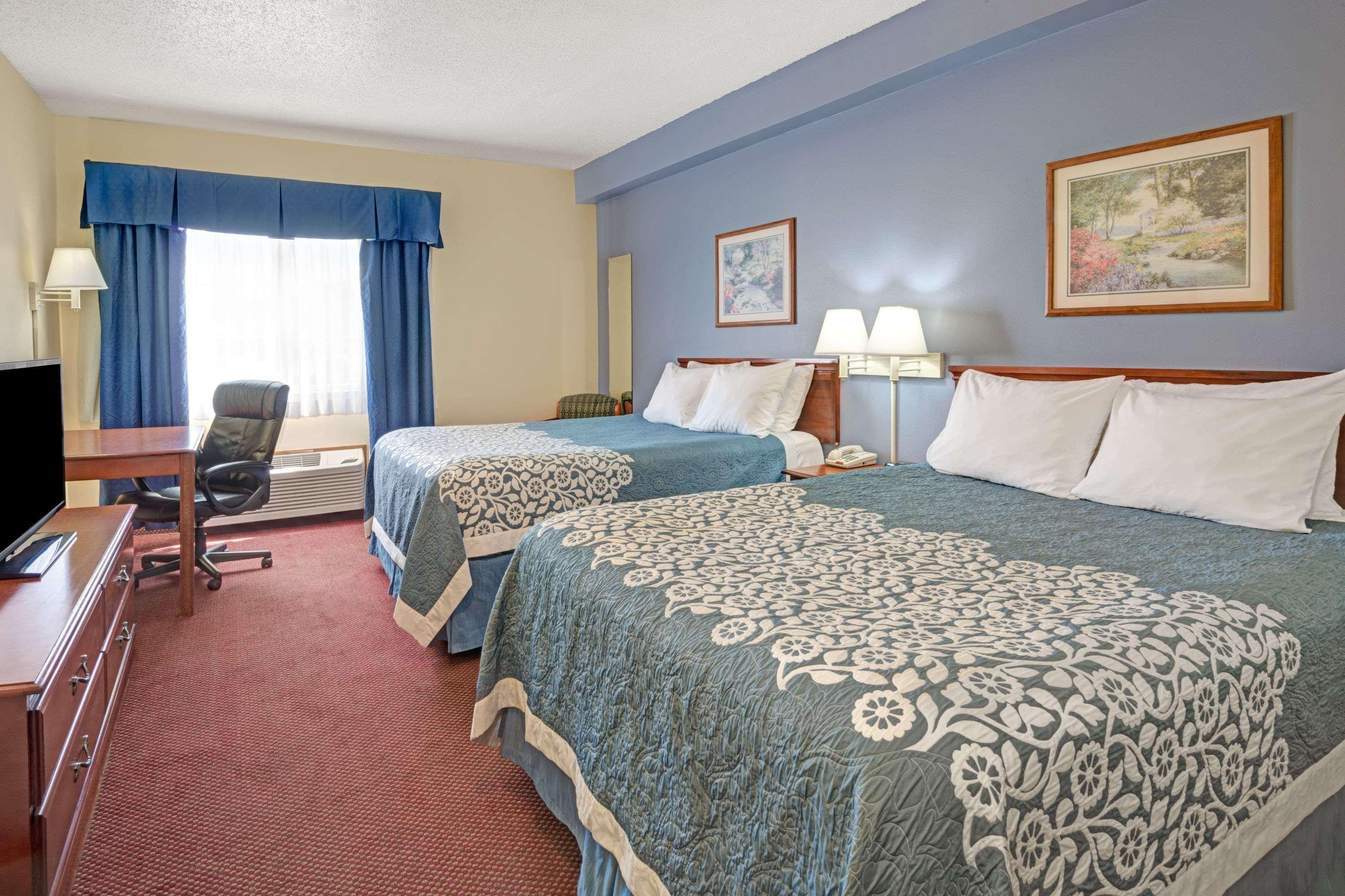 Days Inn By Wyndham Laramie Buitenkant foto