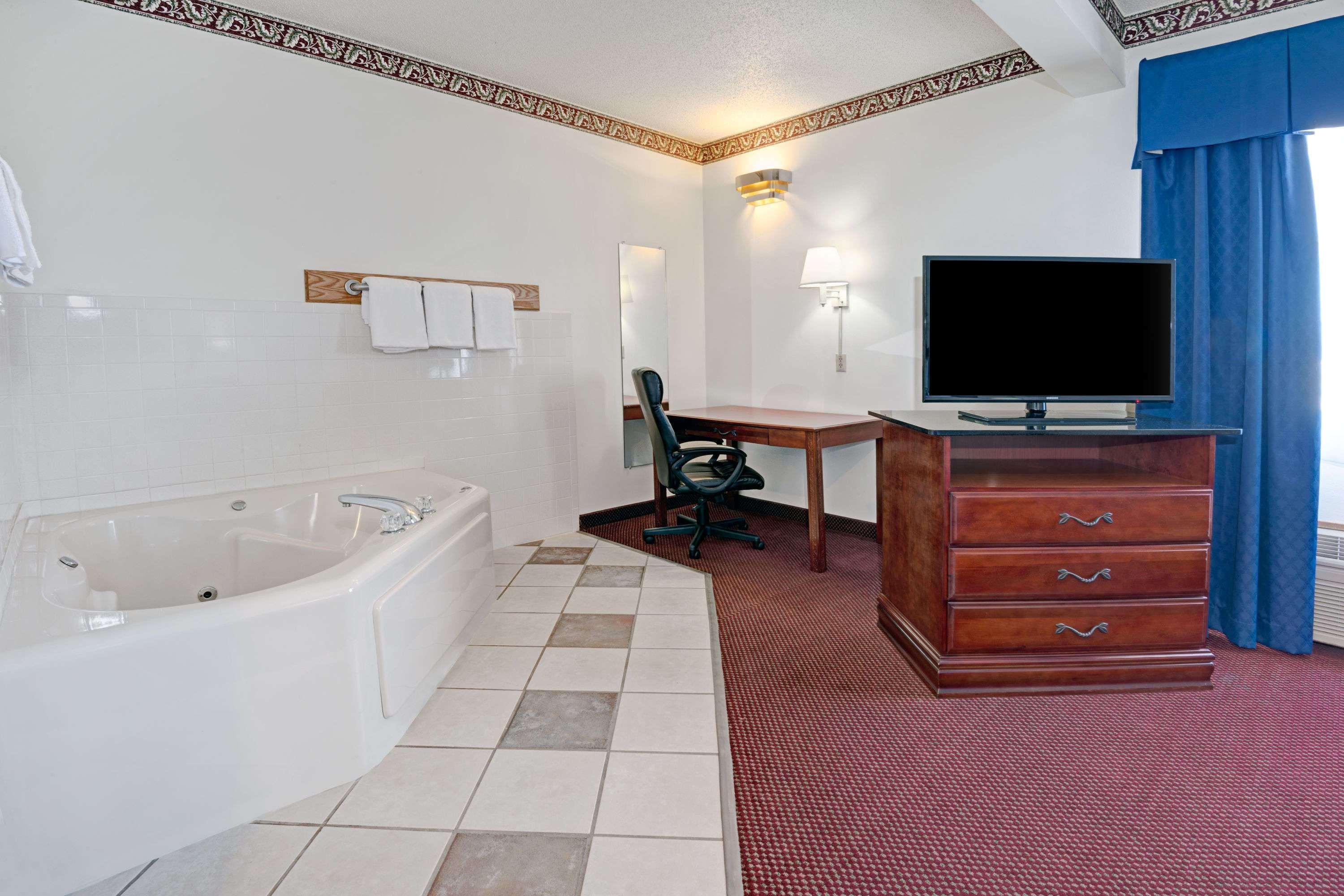 Days Inn By Wyndham Laramie Buitenkant foto