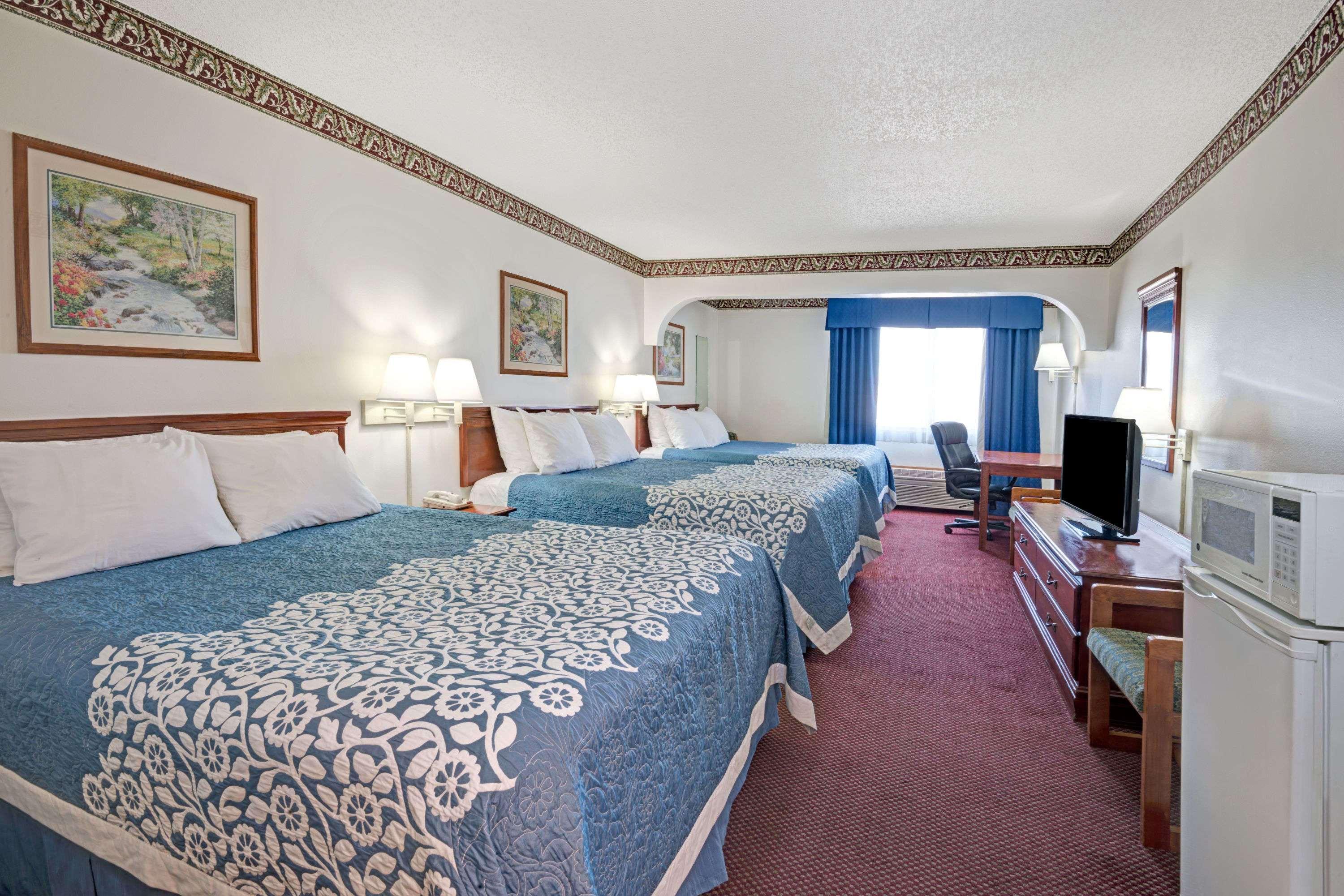 Days Inn By Wyndham Laramie Buitenkant foto