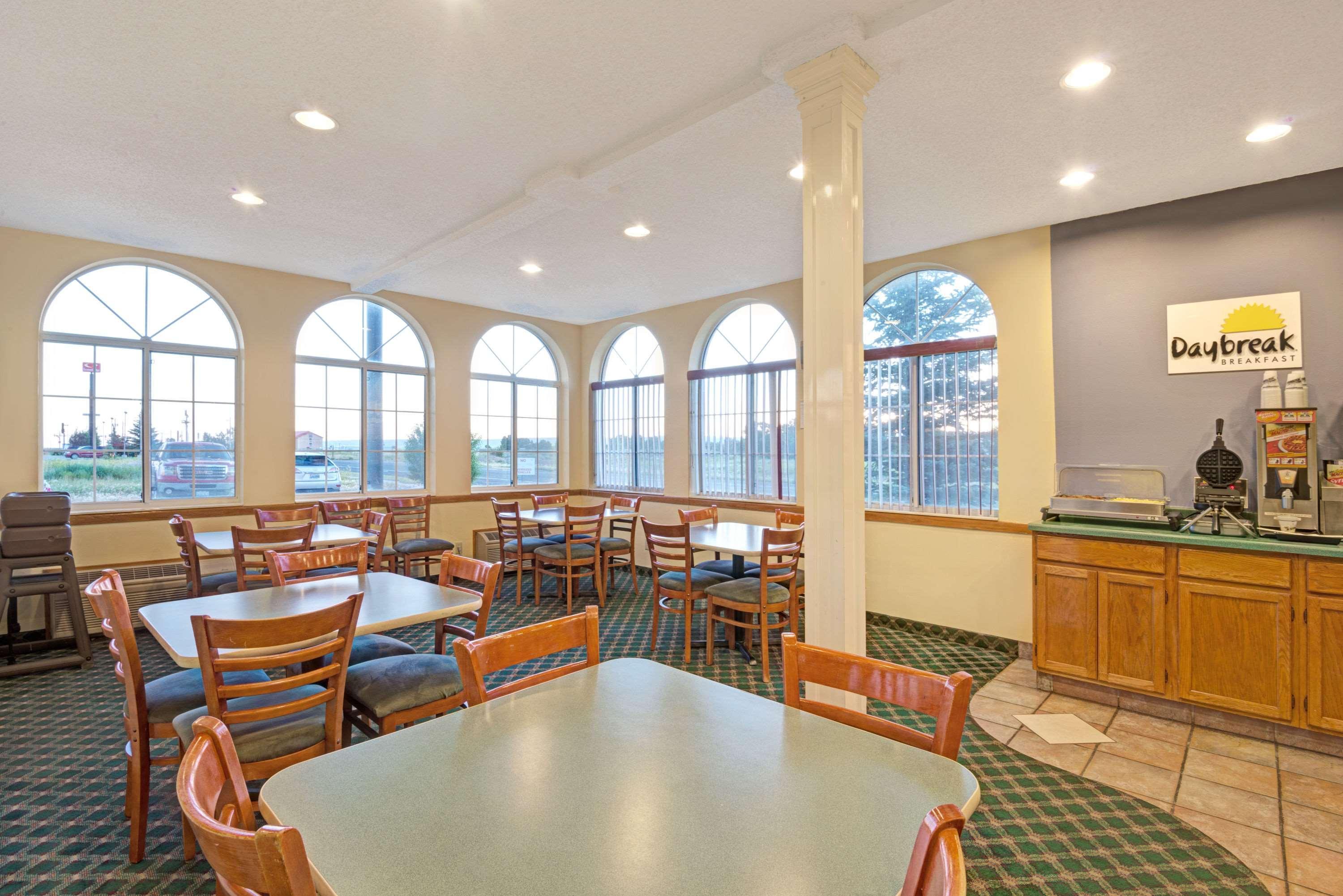Days Inn By Wyndham Laramie Buitenkant foto