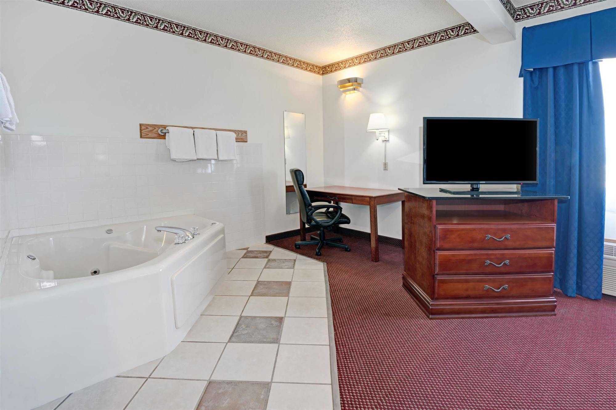 Days Inn By Wyndham Laramie Buitenkant foto